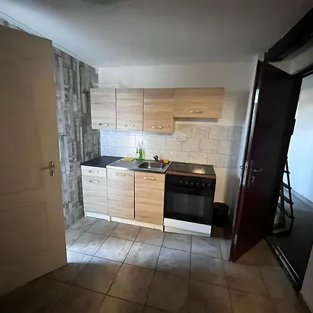 Daire Budget Th 23 - Downtown 3 Bedroom Szombathely