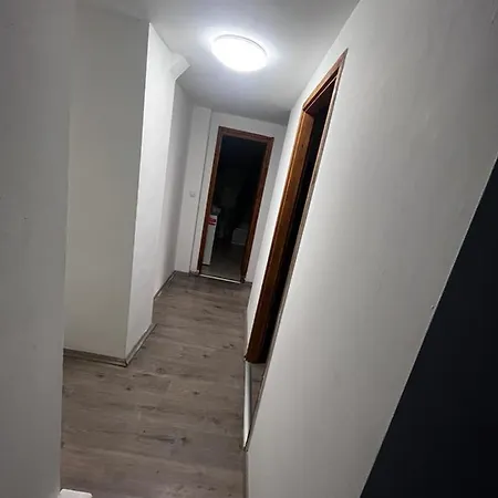 Budget Th 23 - Downtown 3 Bedroom Daire Szombathely